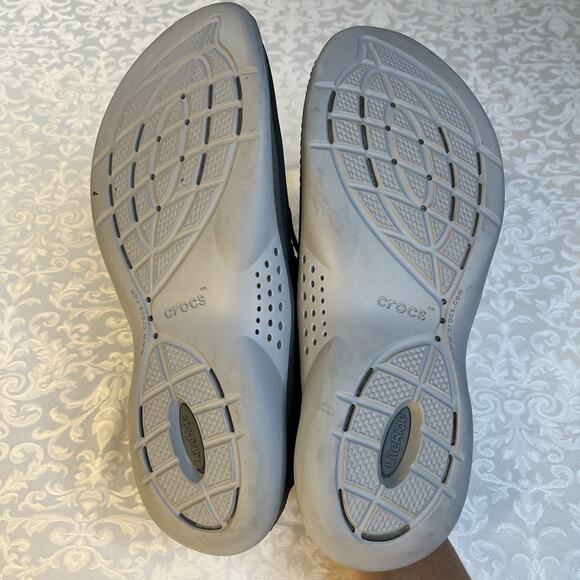 EUC Crocs Women's 9 Literide 360 Pacer Black Walking Shoes Waterproof MINT! - Picture 7 of 10